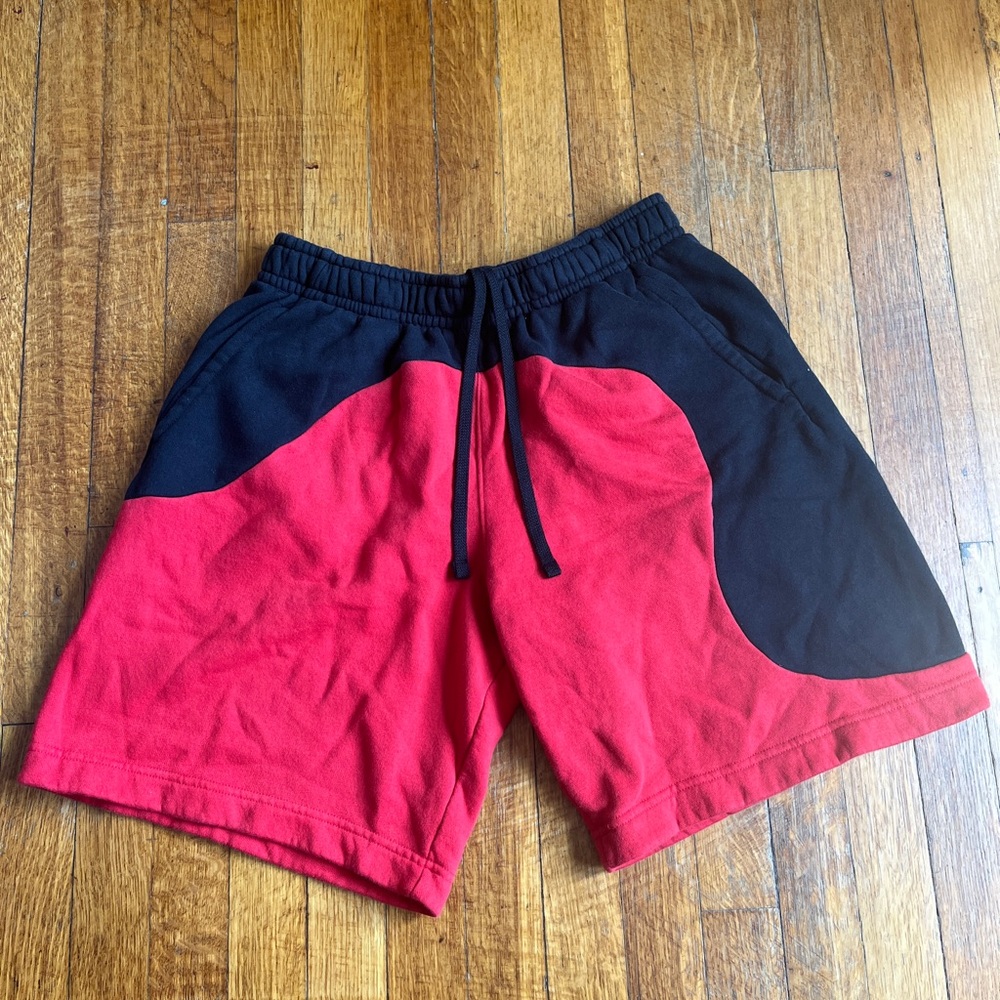 Mens Size M Nike Color Clash Sew Fleece Shorts Black Red DR9856-010 Medium